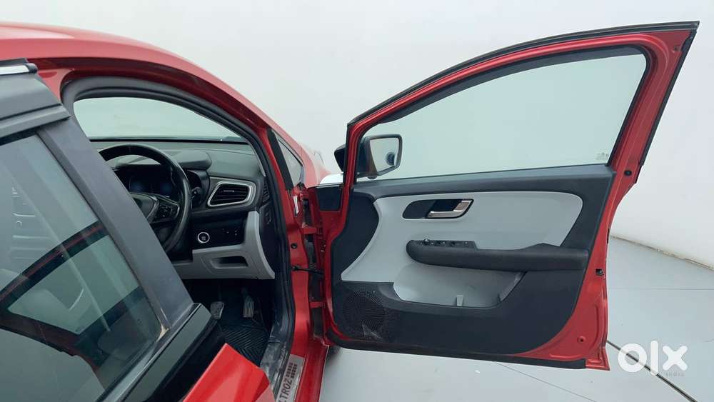 Tata Altroz Xz, 2020, Petrol