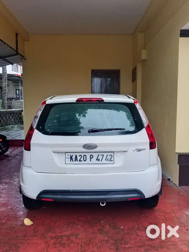 Ford Figo Petrol 2011