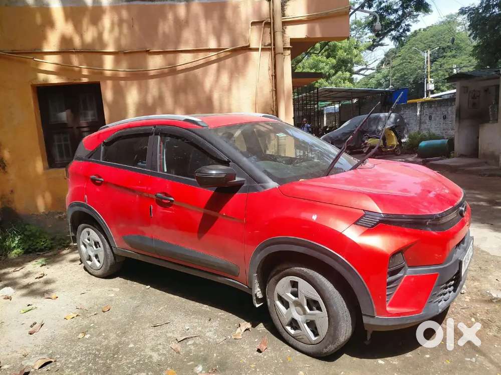 Tata Nexon Petrol Automatic 2024