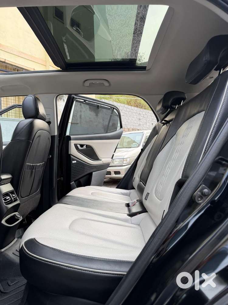 Hyundai Creta Sx (o) 1.5 Diesel Automatic Knight Dual Tone, 2021, Di..