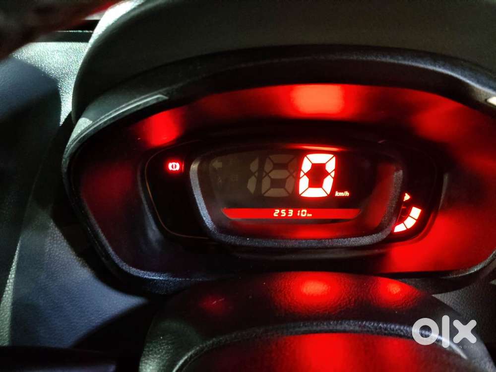 Renault Kwid 2019-ongoing 1.0 Rxt (o), 2017, Petrol