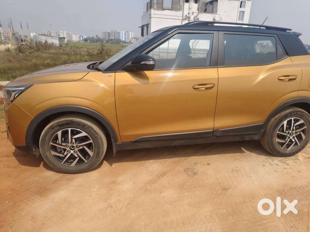 Mahindra Xuv300 W8 Option Dual Tone, 2022