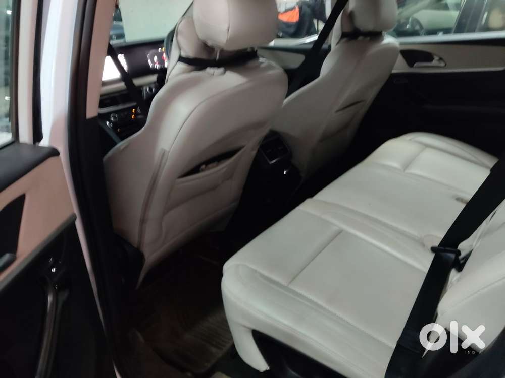 Mahindra Xuv700 2.2 Ax 7 Diesel At Luxury Pack Str, 2025, Diesel