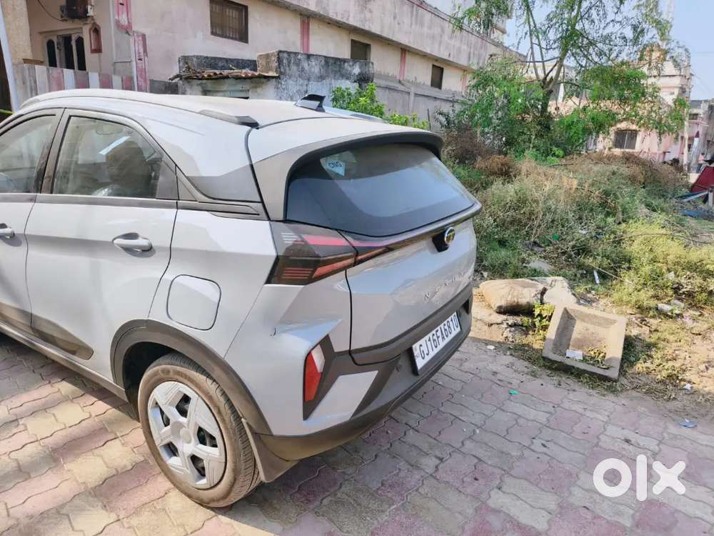 Tata Nexon Pure 2025