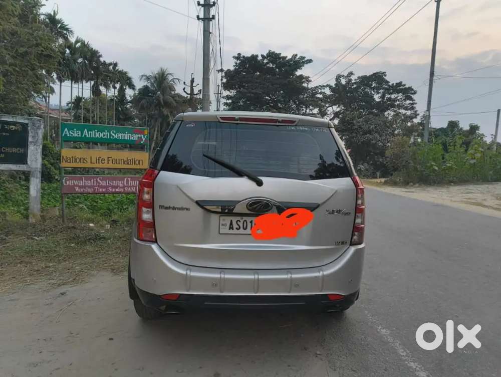 Mahindra Xuv500 W10 2016