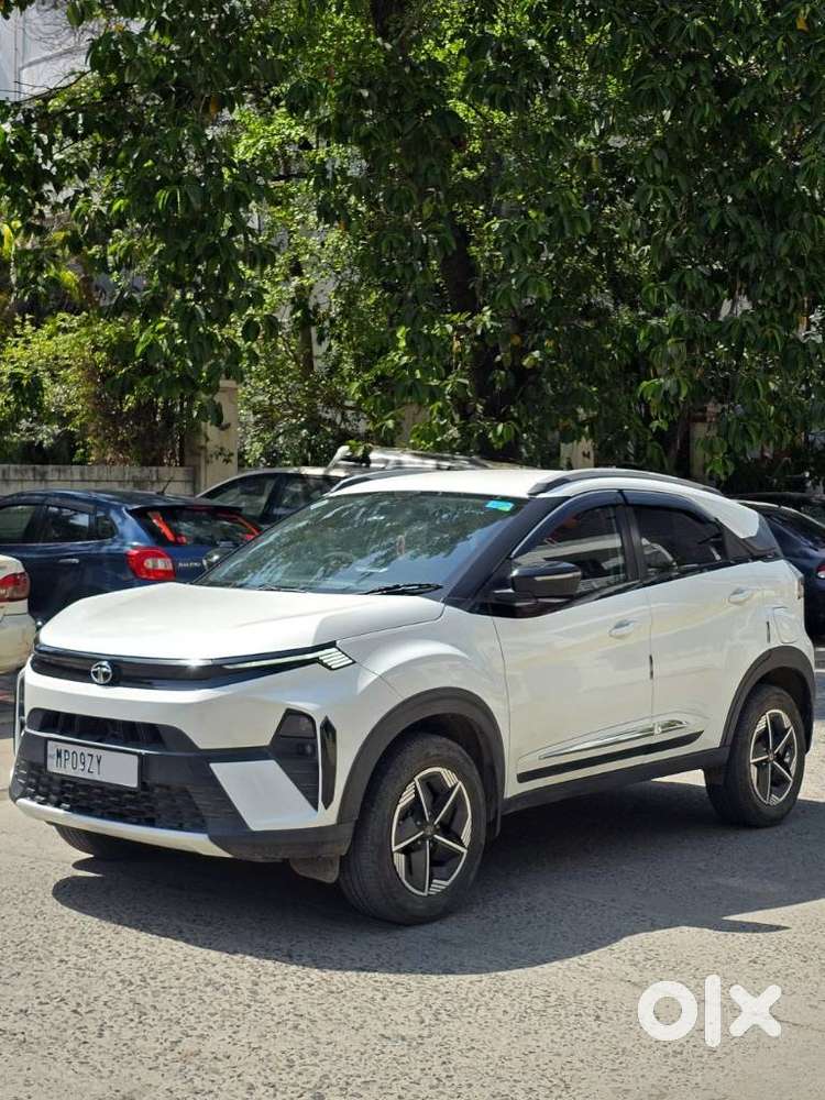 Tata Nexon Creative Plus 1.2 Revotron Petrol 6 Mt, 2023, Cng & Hybri..