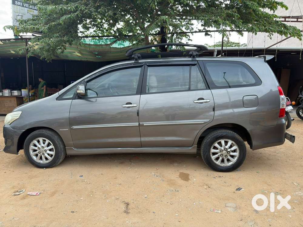 2012 Toyota Innova 2.5 V Diesel  7 Seater  Well Maintened