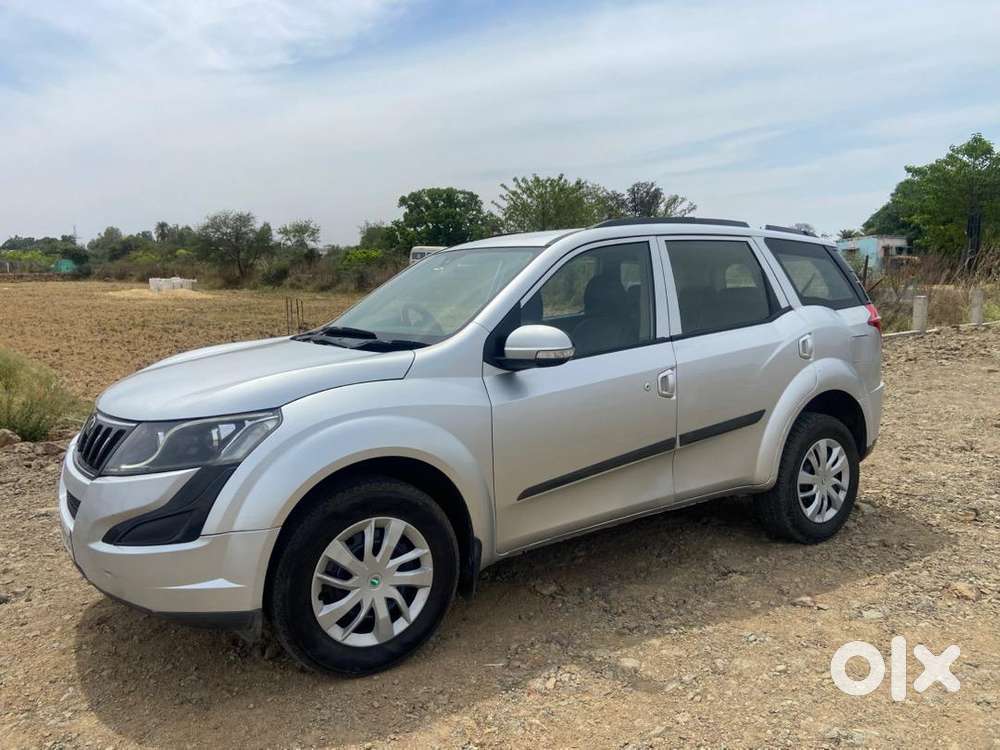 Mahindra Xuv500 2016 Diesel 82000 Km Driven New Tyre New Battery
