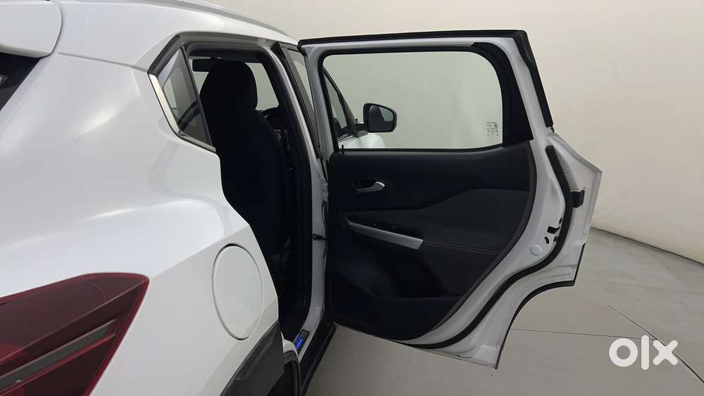 Nissan Magnite 1.0 Xv Premium Turbo Cvt, 2024, Petrol