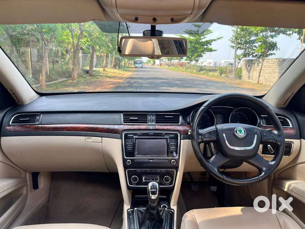 Skoda Superb, 2011, Petrol