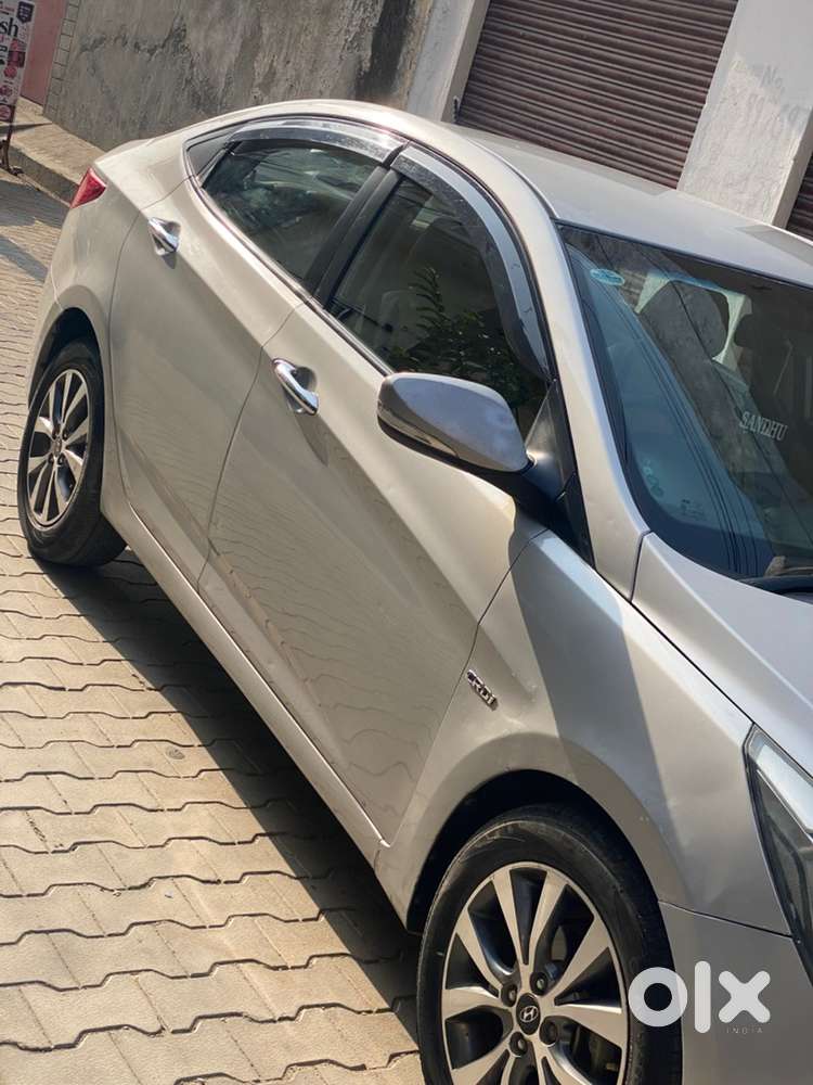 Hyundai Fluidic Verna 2015