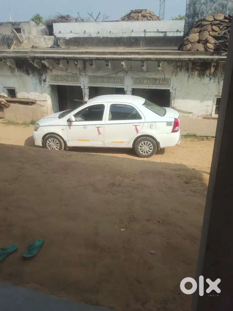 2016 Gaadi White Colour