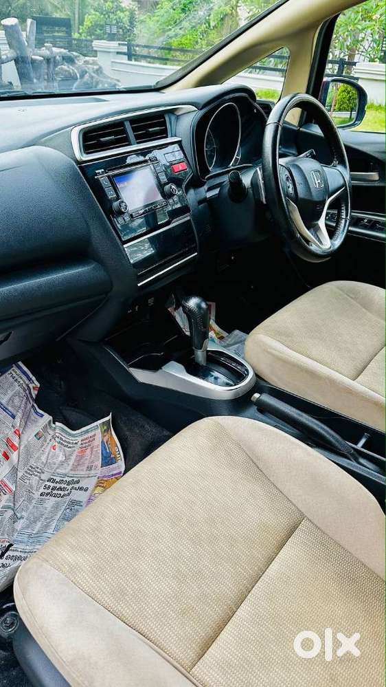 Honda Jazz V Automatic, 2016, Petrol
