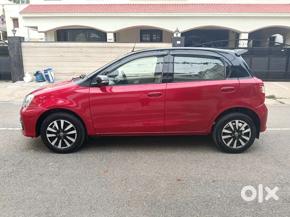 Toyota Etios Liva V Dual Tone, 2019, Petrol