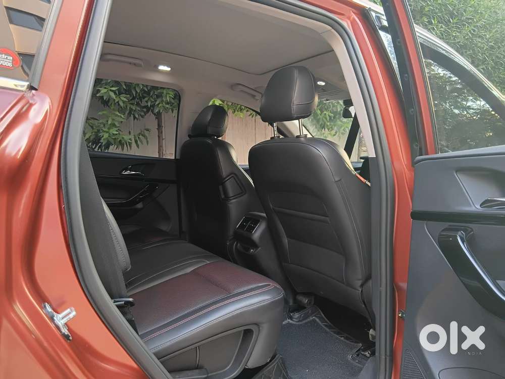 Mahindra Xuv700 2.2 Ax 7 Diesel At Luxury Pack Str, 2024, Diesel
