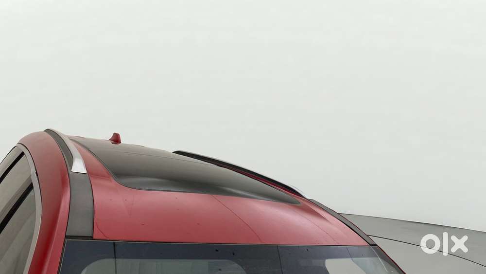 Mahindra Xuv700 2.0 Ax 7 Petrol Mt Str, 2021, Petrol