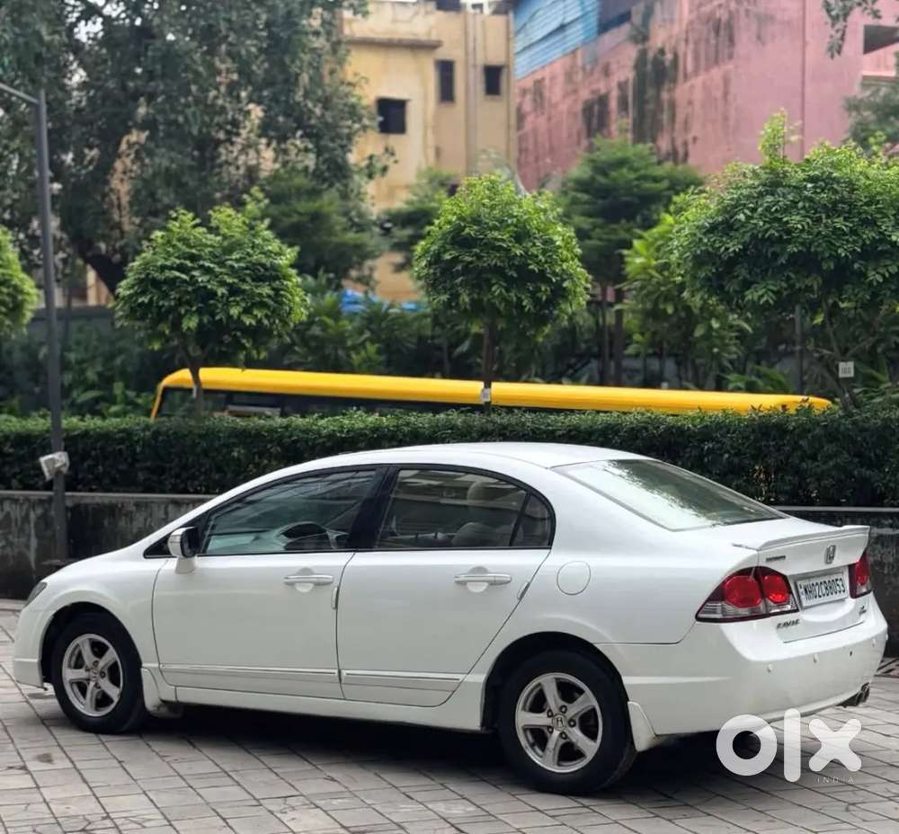 Honda Civic 1.8 Sunroof 2011 Model