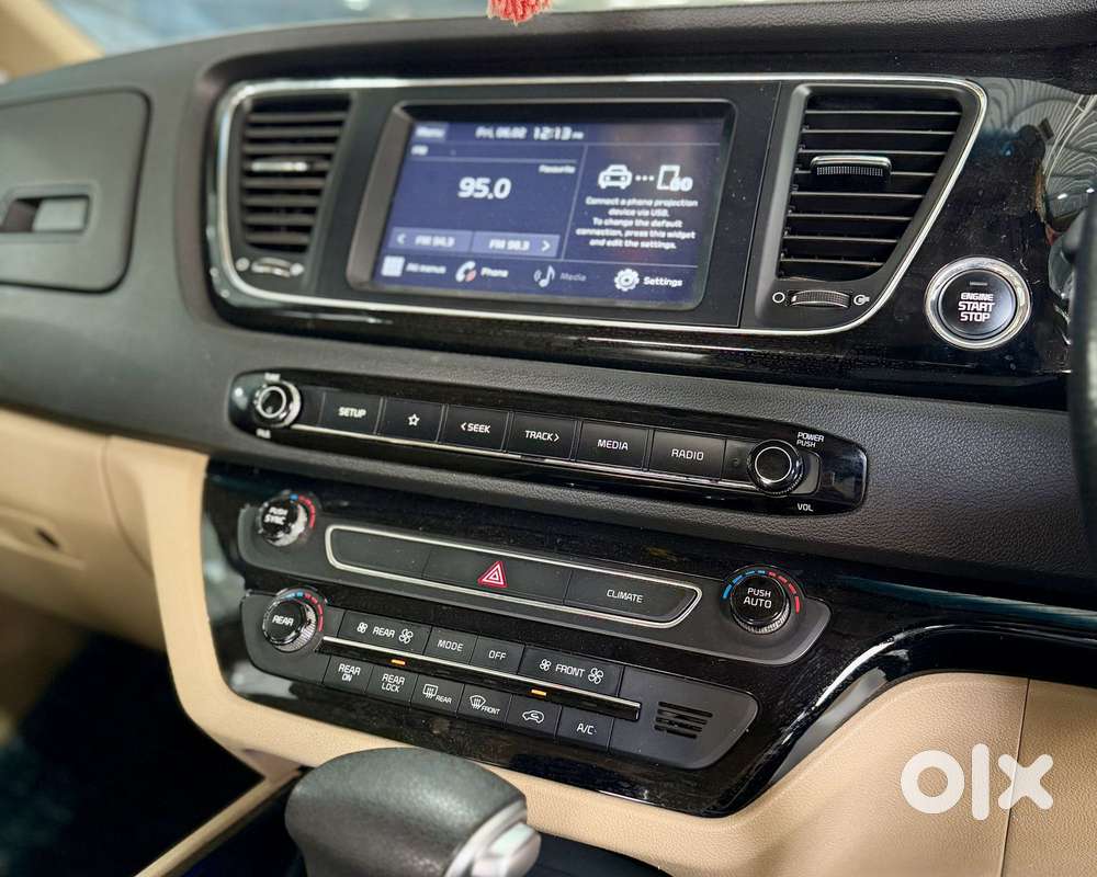 Kia Carnival Premium, 2020, Diesel