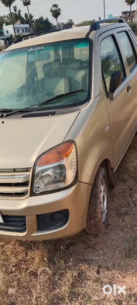 Petrol+lpg.new Battery Tyer. 75%  Power Steering  Oli Service Done