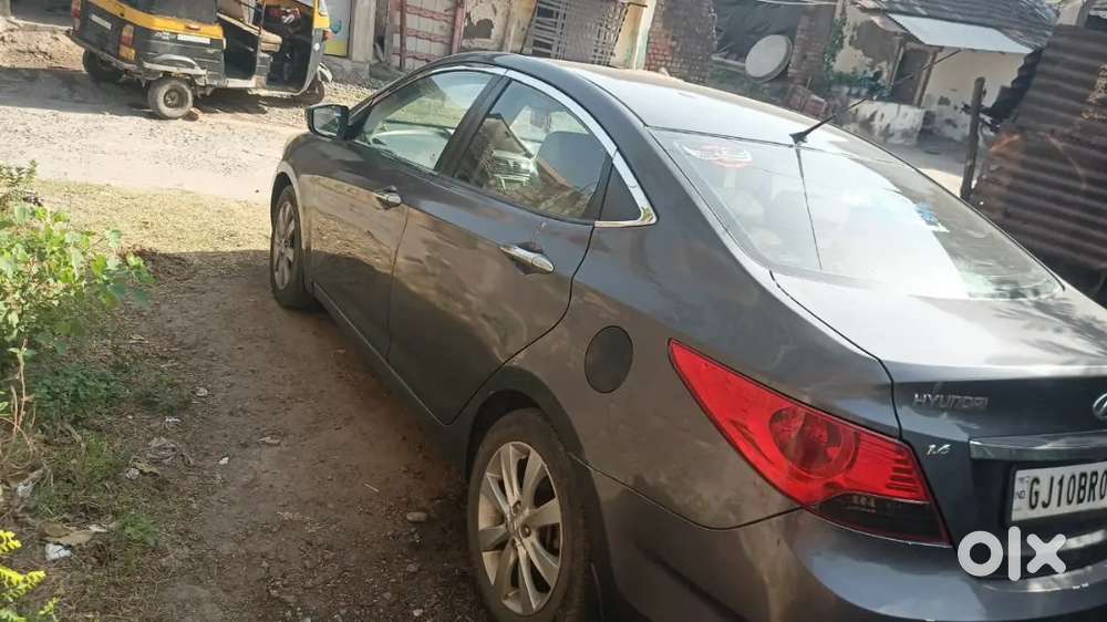 Hyundai Verna 2011