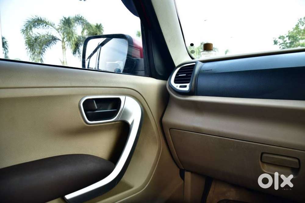 Mahindra Tuv 300 T8 Amt, 2017, Diesel