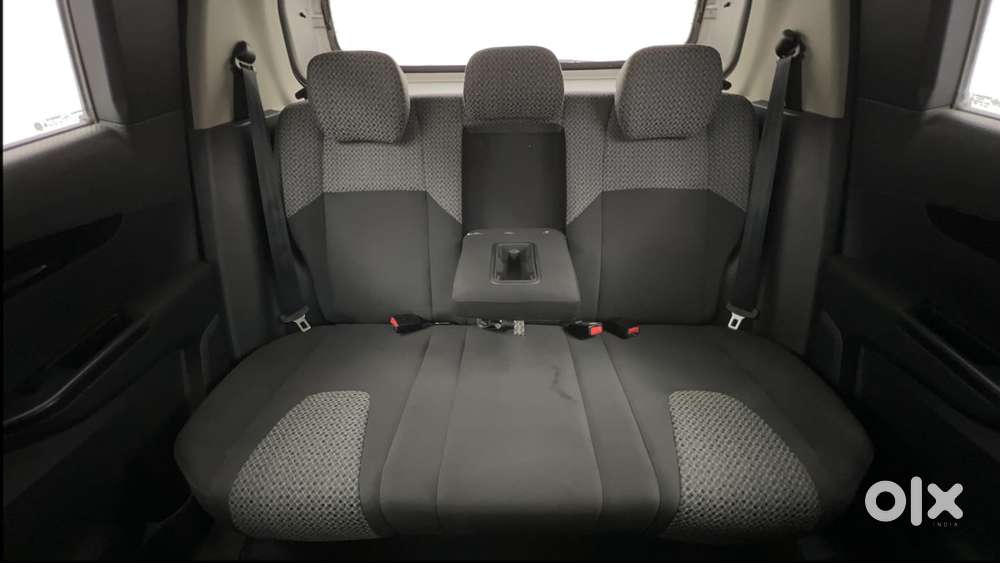 Mahindra Kuv 100 2016-2017 Mfalcon G80 K8 Dual Tone, 2017, Petrol