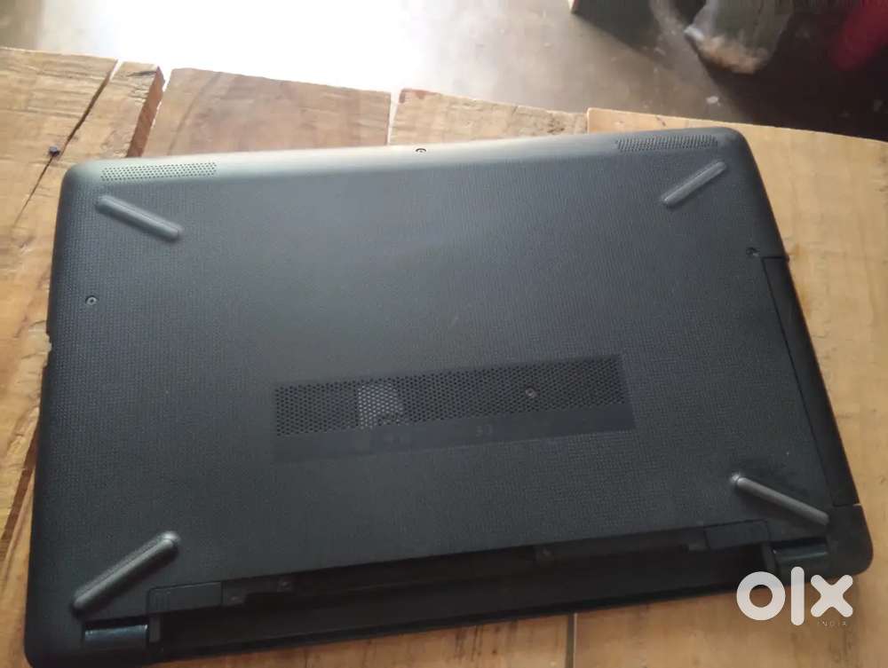 HP laptop isme battery nhi ho aur maine use 1year key board kam nhi ka