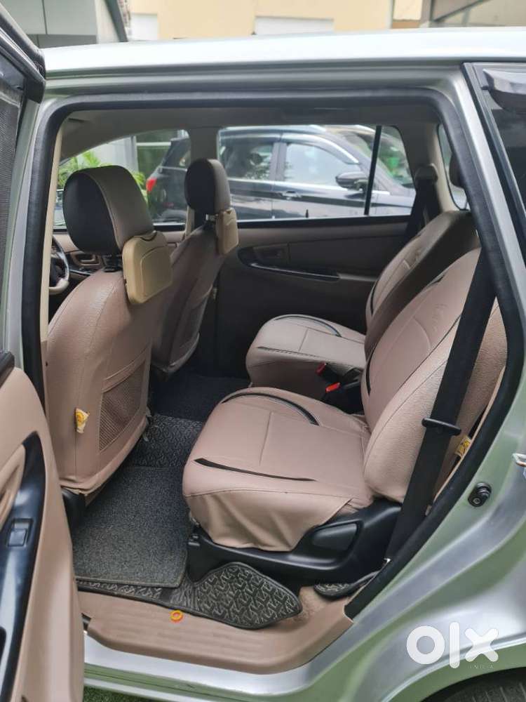 Toyota Innova 2.5 G (diesel) 7 Seater Bs Iv, 2016, Diesel