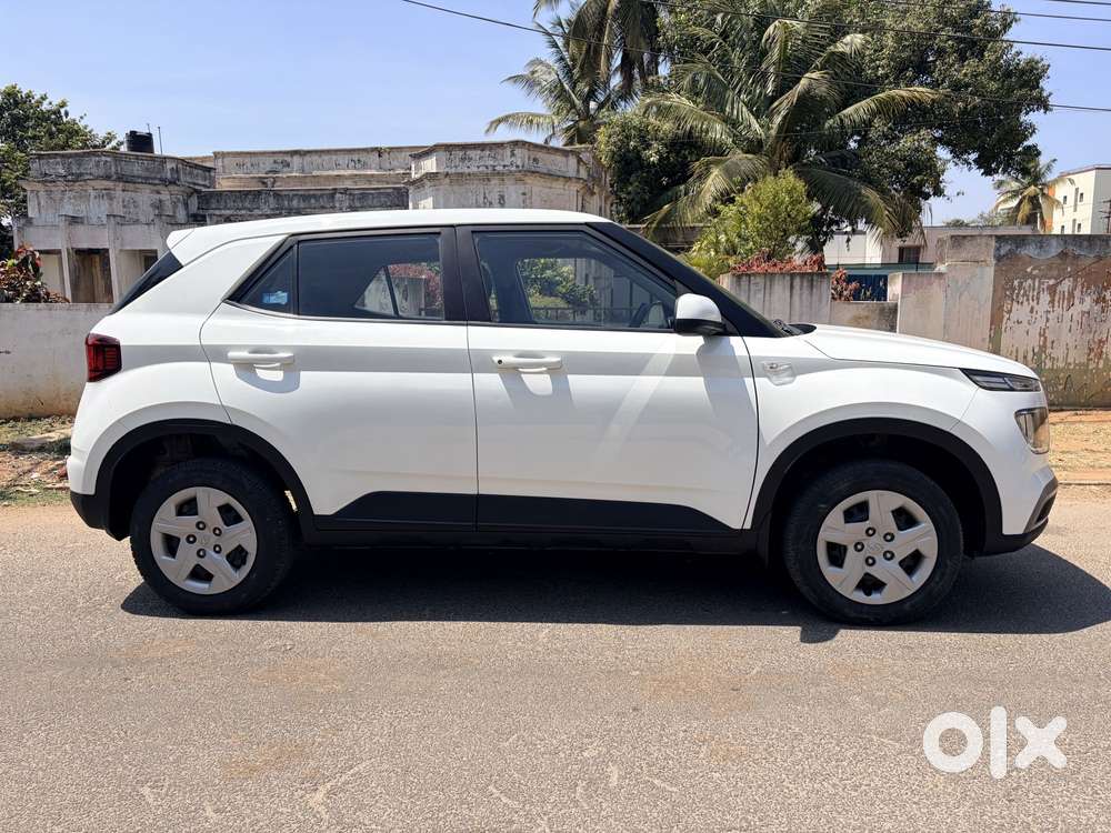 Hyundai Venue E 1.2 Petrol, 2020, Petrol