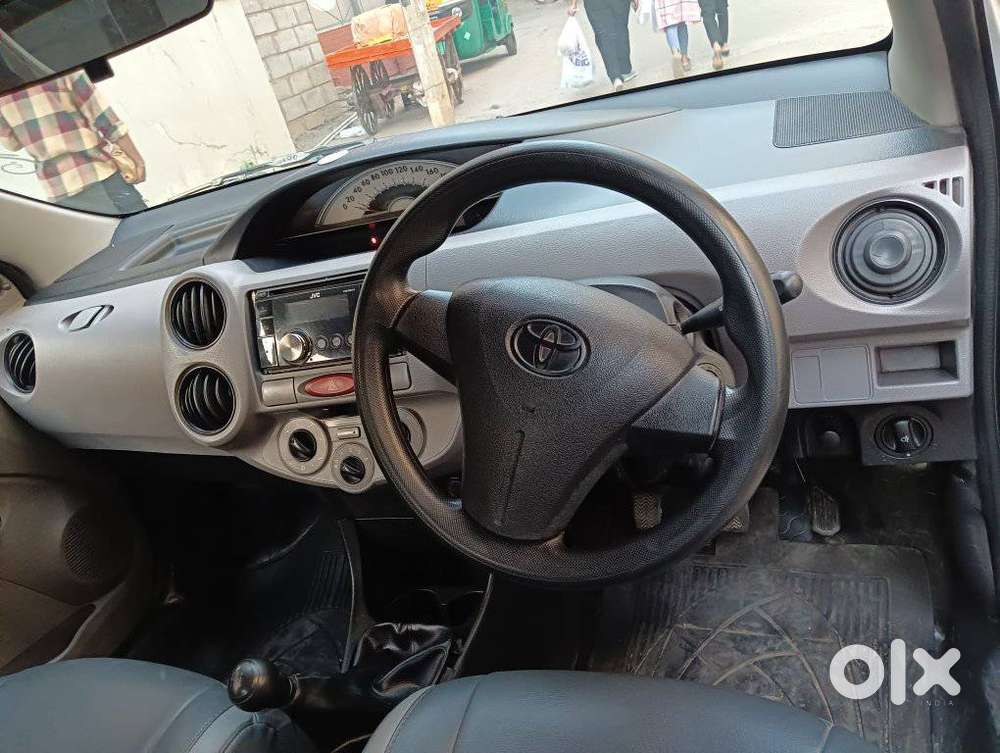 Toyota Etios 2010-2012 G, 2011, Petrol