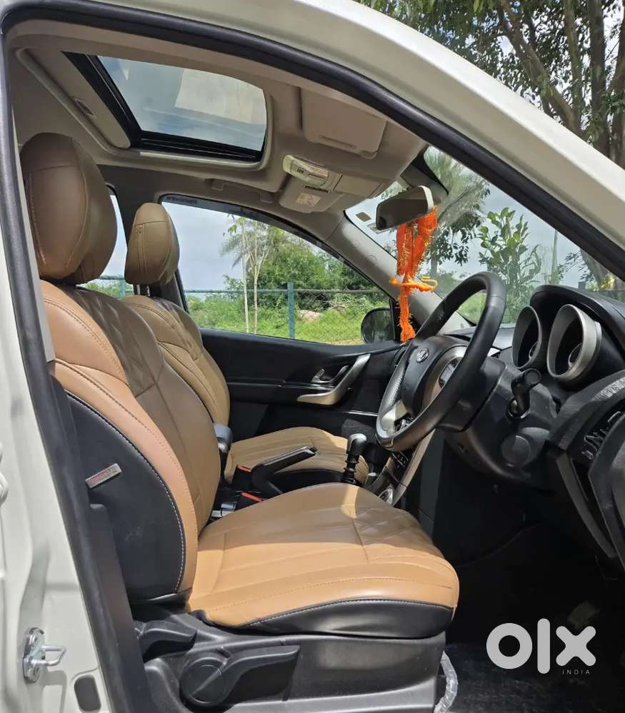 Mahindra XUV500 Diesel Manual 2021 Variant