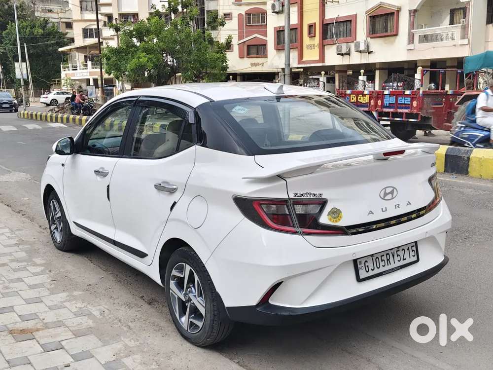 Hyundai Aura Top Model Cng