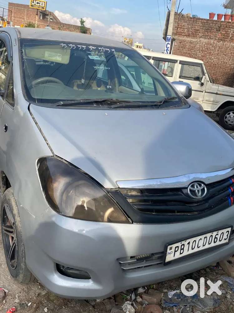 Toyota Innova 2008 Diesel 276000 Km Driven