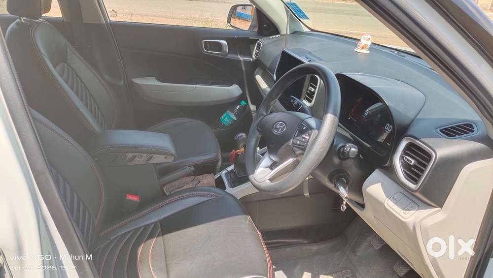 Hyundai Venue Petrol Manual 2023