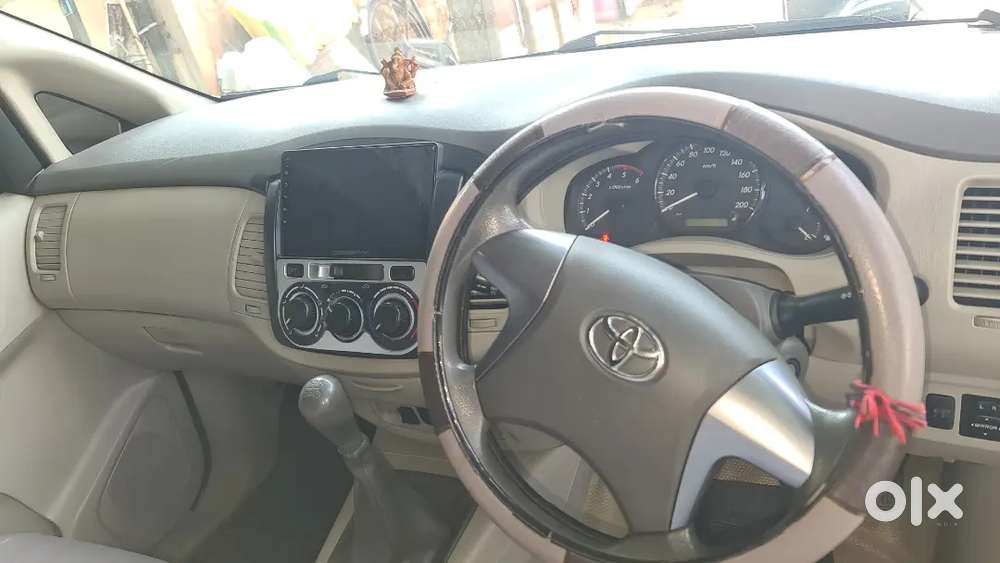 Toyota Innova 2014 Diesel 200000 Km Driven