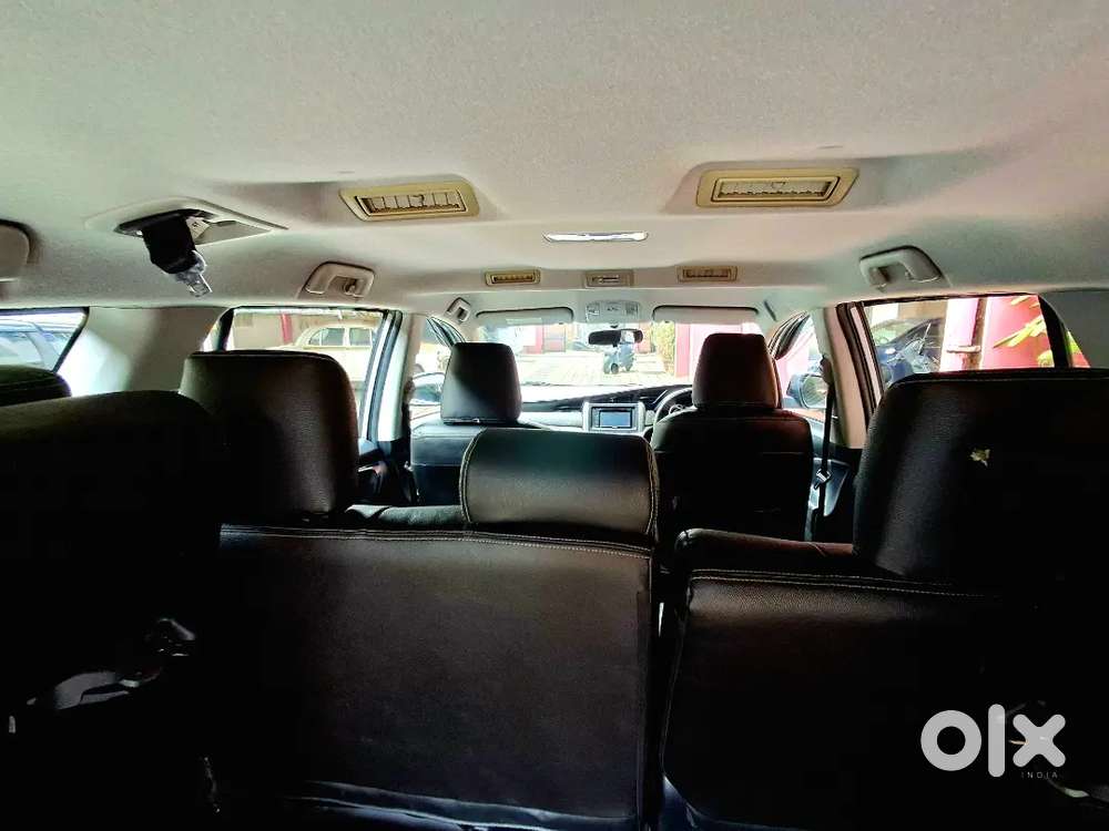 Toyota Innova Crysta 2017 G4,  8 Str, Well Maintained.