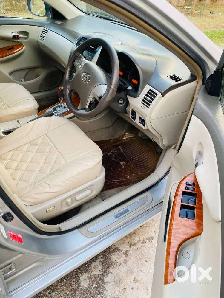 Toyota Corolla Altis 2010-2013 Vl, 2010, Petrol