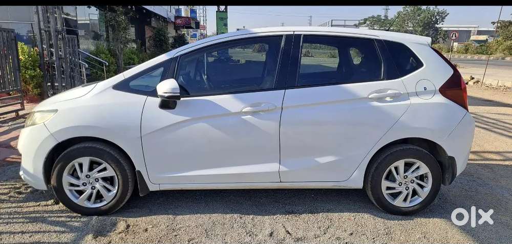 Doctor Driven Honda Jazz Diesel Showroom Track