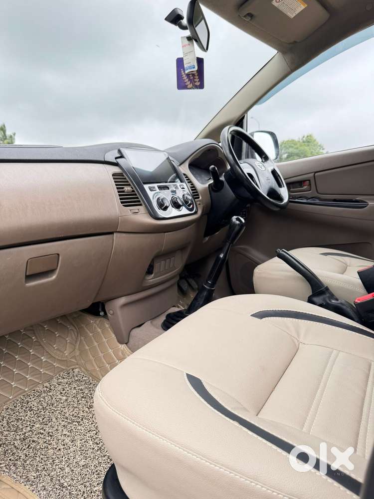 Toyota Innova 2.5 G (diesel) 8 Seater, 2016, Diesel