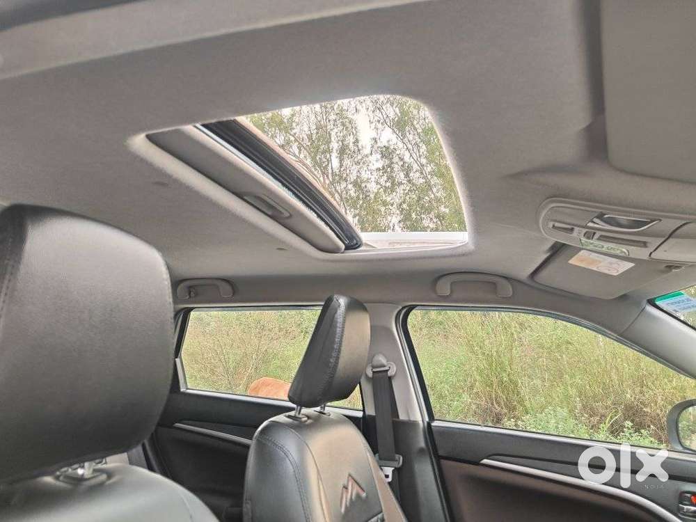 Maruti Suzuki Brezza 1.5 Zxi Plus Smart Hybrid, 2023, Petrol