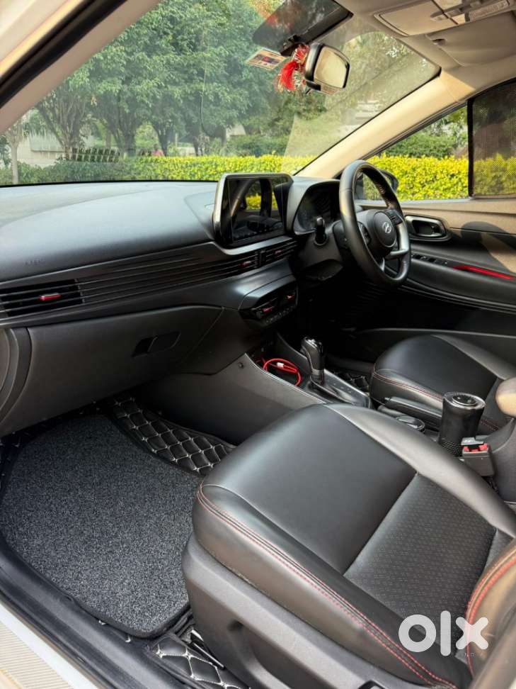 Hyundai I20 Asta (o) 1.2 Ivt Dual Tone, 2022, Petrol