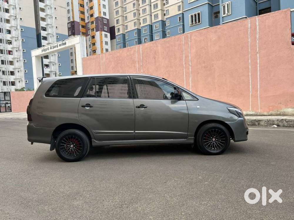 Toyota Innova 2.5 Gx (diesel) 8 Seater Bs Iv, 2014, Diesel