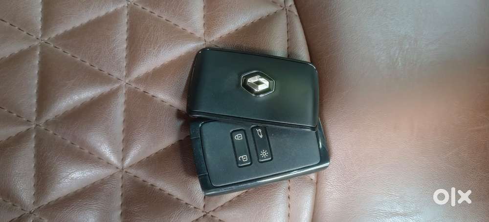 Renault Triber Rxz, 2023, Petrol