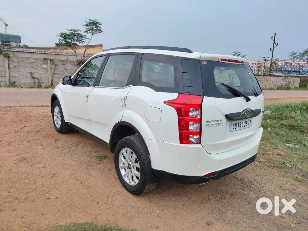 Mahindra Xuv500 2017 Diesel 93967 Km Driven