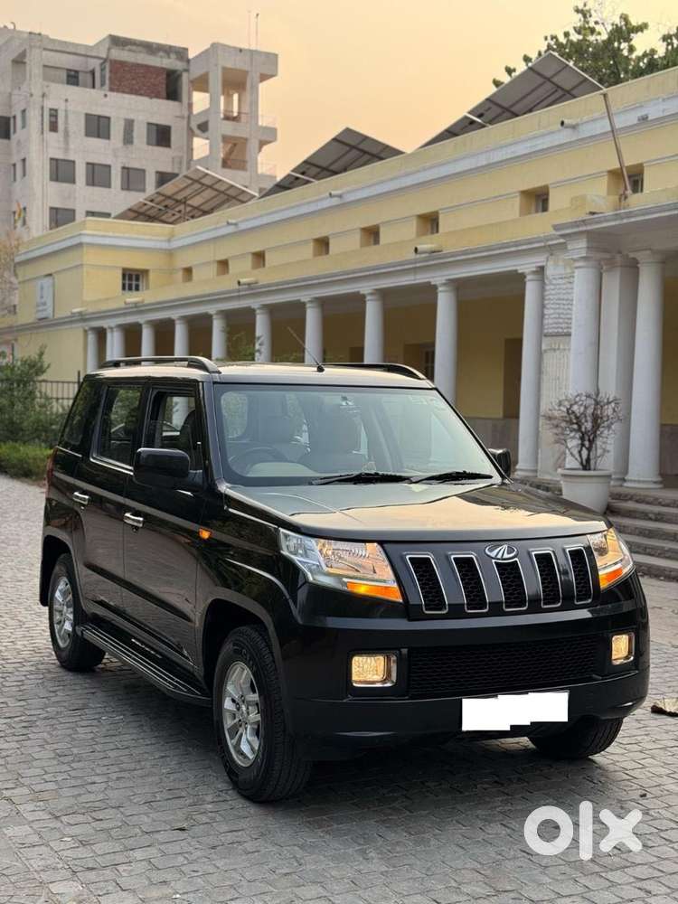 Mahindra Tuv 300 Mhawk100 T8 Dual Tone, 2018, Diesel