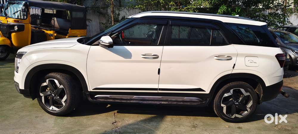 Hyundai Alcazar 1.5 Platinum Diesel Mt 7 Str, 2023, Petrol