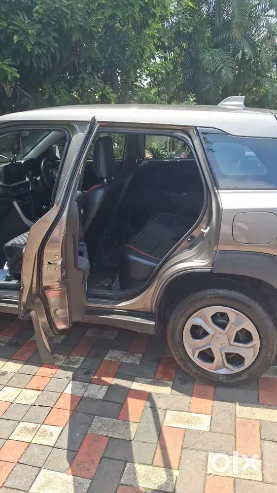 Maruti Suzuki Brezza Vxi 2023