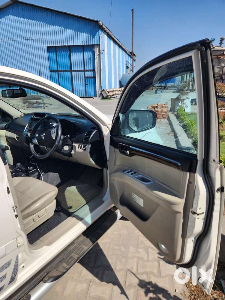 Mitsubishi Pajero Sport 2017 Diesel 85000 Km Driven
