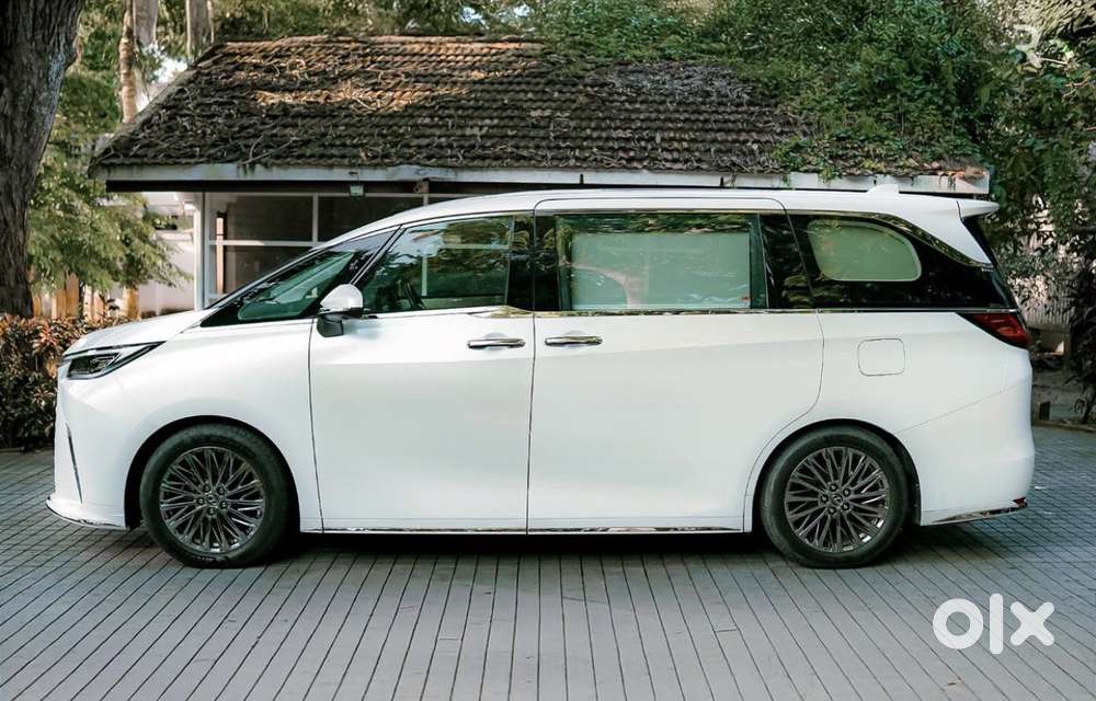 Lexus Lm 350h 4 Str Ultra Luxury, 2024, Petrol