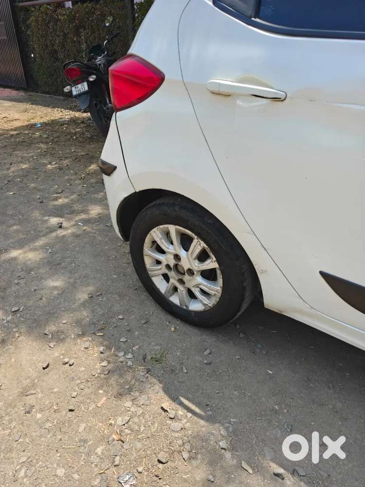 Tata Tiago Xz, 2016, Petrol